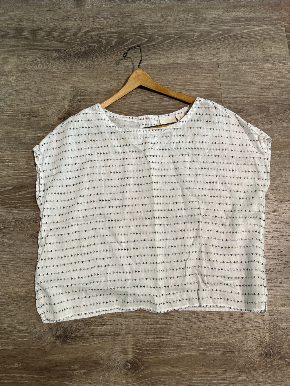 Cynthia Rowley Linen 100% White Short-Sleeve Boxy Top with Black Dotted Stripe